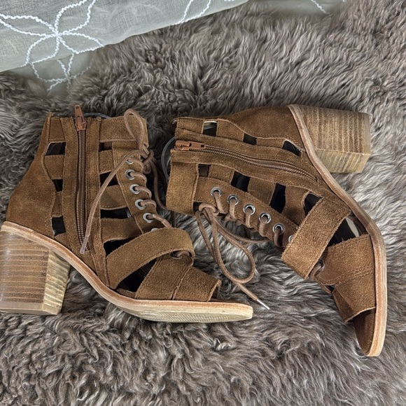 (O) Steve Madden Women's Jackson Lace Up Sandal Chestnut Suede 6 - Picture 9 of 12
